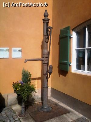 [P13] Un colt din Fuggerei » foto by Radu Tudoran
 - 
<span class="allrVoted glyphicon glyphicon-heart hidden" id="av728406"></span>
<a class="m-l-10 hidden" id="sv728406" onclick="voting_Foto_DelVot(,728406,9315)" role="button">șterge vot <span class="glyphicon glyphicon-remove"></span></a>
<a id="v9728406" class=" c-red"  onclick="voting_Foto_SetVot(728406)" role="button"><span class="glyphicon glyphicon-heart-empty"></span> <b>LIKE</b> = Votează poza</a> <img class="hidden"  id="f728406W9" src="/imagini/loader.gif" border="0" /><span class="AjErrMes hidden" id="e728406ErM"></span>