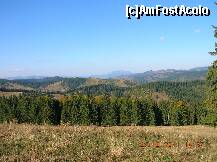 [P08] Din Şeaua Fagului - în ultimul plan masivul Ceahlăului iar spre stînga pata albă este cred Suhardul Mic.În planul mai apropiat culmea Muntelui Lung. » foto by Qvadratvus
 - 
<span class="allrVoted glyphicon glyphicon-heart hidden" id="av264778"></span>
<a class="m-l-10 hidden" id="sv264778" onclick="voting_Foto_DelVot(,264778,9454)" role="button">șterge vot <span class="glyphicon glyphicon-remove"></span></a>
<a id="v9264778" class=" c-red"  onclick="voting_Foto_SetVot(264778)" role="button"><span class="glyphicon glyphicon-heart-empty"></span> <b>LIKE</b> = Votează poza</a> <img class="hidden"  id="f264778W9" src="/imagini/loader.gif" border="0" /><span class="AjErrMes hidden" id="e264778ErM"></span>