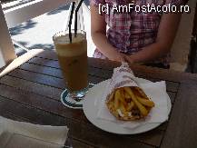 [P11] Pita Gyros şi frappe » foto by STEFAN I
 - 
<span class="allrVoted glyphicon glyphicon-heart hidden" id="av231294"></span>
<a class="m-l-10 hidden" id="sv231294" onclick="voting_Foto_DelVot(,231294,9556)" role="button">șterge vot <span class="glyphicon glyphicon-remove"></span></a>
<a id="v9231294" class=" c-red"  onclick="voting_Foto_SetVot(231294)" role="button"><span class="glyphicon glyphicon-heart-empty"></span> <b>LIKE</b> = Votează poza</a> <img class="hidden"  id="f231294W9" src="/imagini/loader.gif" border="0" /><span class="AjErrMes hidden" id="e231294ErM"></span>