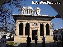 [P08] Biserica mănăstirii Căldăruşani. Vedere de la intrarea în mănăstire. » foto by Costi
 - 
<span class="allrVoted glyphicon glyphicon-heart hidden" id="av44678"></span>
<a class="m-l-10 hidden" id="sv44678" onclick="voting_Foto_DelVot(,44678,9639)" role="button">șterge vot <span class="glyphicon glyphicon-remove"></span></a>
<a id="v944678" class=" c-red"  onclick="voting_Foto_SetVot(44678)" role="button"><span class="glyphicon glyphicon-heart-empty"></span> <b>LIKE</b> = Votează poza</a> <img class="hidden"  id="f44678W9" src="/imagini/loader.gif" border="0" /><span class="AjErrMes hidden" id="e44678ErM"></span>