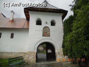 [P03] turnul clopotniță a mănăstirii Polovragi » foto by zlatna
 - 
<span class="allrVoted glyphicon glyphicon-heart hidden" id="av880314"></span>
<a class="m-l-10 hidden" id="sv880314" onclick="voting_Foto_DelVot(,880314,9640)" role="button">șterge vot <span class="glyphicon glyphicon-remove"></span></a>
<a id="v9880314" class=" c-red"  onclick="voting_Foto_SetVot(880314)" role="button"><span class="glyphicon glyphicon-heart-empty"></span> <b>LIKE</b> = Votează poza</a> <img class="hidden"  id="f880314W9" src="/imagini/loader.gif" border="0" /><span class="AjErrMes hidden" id="e880314ErM"></span>