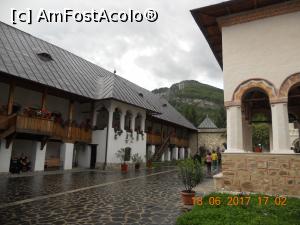 [P06] în spate se văd dealurile de pe Cheile Oltețului » foto by zlatna
 - 
<span class="allrVoted glyphicon glyphicon-heart hidden" id="av880319"></span>
<a class="m-l-10 hidden" id="sv880319" onclick="voting_Foto_DelVot(,880319,9640)" role="button">șterge vot <span class="glyphicon glyphicon-remove"></span></a>
<a id="v9880319" class=" c-red"  onclick="voting_Foto_SetVot(880319)" role="button"><span class="glyphicon glyphicon-heart-empty"></span> <b>LIKE</b> = Votează poza</a> <img class="hidden"  id="f880319W9" src="/imagini/loader.gif" border="0" /><span class="AjErrMes hidden" id="e880319ErM"></span>