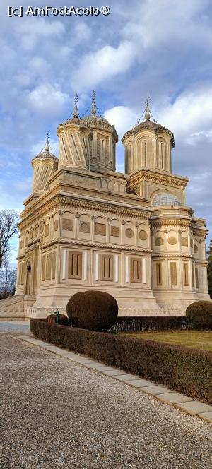 [P30] Biserica Mănăstirii Curtea de Argeș. » foto by tata123 🔱
 - 
<span class="allrVoted glyphicon glyphicon-heart hidden" id="av1483093"></span>
<a class="m-l-10 hidden" id="sv1483093" onclick="voting_Foto_DelVot(,1483093,9642)" role="button">șterge vot <span class="glyphicon glyphicon-remove"></span></a>
<a id="v91483093" class=" c-red"  onclick="voting_Foto_SetVot(1483093)" role="button"><span class="glyphicon glyphicon-heart-empty"></span> <b>LIKE</b> = Votează poza</a> <img class="hidden"  id="f1483093W9" src="/imagini/loader.gif" border="0" /><span class="AjErrMes hidden" id="e1483093ErM"></span>