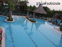 [P30] una dintre piscine (cea mai mare dintre ele) care era foarte animata in timpul zilei » foto by Nico B
 - 
<span class="allrVoted glyphicon glyphicon-heart hidden" id="av235576"></span>
<a class="m-l-10 hidden" id="sv235576" onclick="voting_Foto_DelVot(,235576,9661)" role="button">șterge vot <span class="glyphicon glyphicon-remove"></span></a>
<a id="v9235576" class=" c-red"  onclick="voting_Foto_SetVot(235576)" role="button"><span class="glyphicon glyphicon-heart-empty"></span> <b>LIKE</b> = Votează poza</a> <img class="hidden"  id="f235576W9" src="/imagini/loader.gif" border="0" /><span class="AjErrMes hidden" id="e235576ErM"></span>