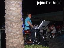 [P59] muzica live langa piscina seara » foto by Nico B
 - 
<span class="allrVoted glyphicon glyphicon-heart hidden" id="av235651"></span>
<a class="m-l-10 hidden" id="sv235651" onclick="voting_Foto_DelVot(,235651,9661)" role="button">șterge vot <span class="glyphicon glyphicon-remove"></span></a>
<a id="v9235651" class=" c-red"  onclick="voting_Foto_SetVot(235651)" role="button"><span class="glyphicon glyphicon-heart-empty"></span> <b>LIKE</b> = Votează poza</a> <img class="hidden"  id="f235651W9" src="/imagini/loader.gif" border="0" /><span class="AjErrMes hidden" id="e235651ErM"></span>