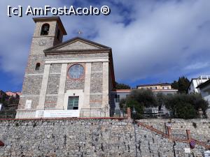 [P67] Tellaro - chiar la intrarea în sat Biserica San Giorgio Martire » foto by Aurici
 - 
<span class="allrVoted glyphicon glyphicon-heart hidden" id="av977703"></span>
<a class="m-l-10 hidden" id="sv977703" onclick="voting_Foto_DelVot(,977703,9802)" role="button">șterge vot <span class="glyphicon glyphicon-remove"></span></a>
<a id="v9977703" class=" c-red"  onclick="voting_Foto_SetVot(977703)" role="button"><span class="glyphicon glyphicon-heart-empty"></span> <b>LIKE</b> = Votează poza</a> <img class="hidden"  id="f977703W9" src="/imagini/loader.gif" border="0" /><span class="AjErrMes hidden" id="e977703ErM"></span>