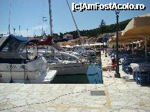 [P32] Kefalonia, Friskardo, locul unde ancora Onassis cu vaporul si apoi manca la taverna cu mese si scaune albastre » foto by ava eva
 - 
<span class="allrVoted glyphicon glyphicon-heart hidden" id="av316261"></span>
<a class="m-l-10 hidden" id="sv316261" onclick="voting_Foto_DelVot(,316261,9859)" role="button">șterge vot <span class="glyphicon glyphicon-remove"></span></a>
<a id="v9316261" class=" c-red"  onclick="voting_Foto_SetVot(316261)" role="button"><span class="glyphicon glyphicon-heart-empty"></span> <b>LIKE</b> = Votează poza</a> <img class="hidden"  id="f316261W9" src="/imagini/loader.gif" border="0" /><span class="AjErrMes hidden" id="e316261ErM"></span>