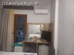 [P03] Camera, cu televizor și minifrigider » foto by mnn
 - 
<span class="allrVoted glyphicon glyphicon-heart hidden" id="av1494020"></span>
<a class="m-l-10 hidden" id="sv1494020" onclick="voting_Foto_DelVot(,1494020,9890)" role="button">șterge vot <span class="glyphicon glyphicon-remove"></span></a>
<a id="v91494020" class=" c-red"  onclick="voting_Foto_SetVot(1494020)" role="button"><span class="glyphicon glyphicon-heart-empty"></span> <b>LIKE</b> = Votează poza</a> <img class="hidden"  id="f1494020W9" src="/imagini/loader.gif" border="0" /><span class="AjErrMes hidden" id="e1494020ErM"></span>