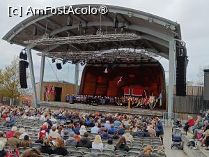 [P57] Stockholm, Skansen, Scena Solliden – Sollidenscenen, „Snäckan - Scoica”, cum îi spun suedezii și spectacolul de ziua Norvegiei » foto by mprofeanu
 - 
<span class="allrVoted glyphicon glyphicon-heart hidden" id="av1516530"></span>
<a class="m-l-10 hidden" id="sv1516530" onclick="voting_Foto_DelVot(,1516530,9962)" role="button">șterge vot <span class="glyphicon glyphicon-remove"></span></a>
<a id="v91516530" class=" c-red"  onclick="voting_Foto_SetVot(1516530)" role="button"><span class="glyphicon glyphicon-heart-empty"></span> <b>LIKE</b> = Votează poza</a> <img class="hidden"  id="f1516530W9" src="/imagini/loader.gif" border="0" /><span class="AjErrMes hidden" id="e1516530ErM"></span>