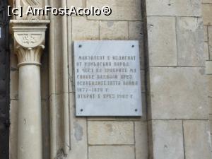 [P03] Grivița - Mausoleul Eroilor Români. Pe placa de marmură, în bulgărește, scrie: 'Mausoleul a fost ridicat de poporul român în cinstea curajoșilor săi fii căzuți în timpul războiului de eliberare 1877-1878. A fost deschis în anul 1902. ' » foto by iulianic
 - 
<span class="allrVoted glyphicon glyphicon-heart hidden" id="av1022790"></span>
<a class="m-l-10 hidden" id="sv1022790" onclick="voting_Foto_DelVot(,1022790,10059)" role="button">șterge vot <span class="glyphicon glyphicon-remove"></span></a>
<a id="v91022790" class=" c-red"  onclick="voting_Foto_SetVot(1022790)" role="button"><span class="glyphicon glyphicon-heart-empty"></span> <b>LIKE</b> = Votează poza</a> <img class="hidden"  id="f1022790W9" src="/imagini/loader.gif" border="0" /><span class="AjErrMes hidden" id="e1022790ErM"></span>