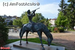 [P08] Statuia „Norocosul”, din Piața Libertății » foto by Costi
 - 
<span class="allrVoted glyphicon glyphicon-heart hidden" id="av856117"></span>
<a class="m-l-10 hidden" id="sv856117" onclick="voting_Foto_DelVot(,856117,10059)" role="button">șterge vot <span class="glyphicon glyphicon-remove"></span></a>
<a id="v9856117" class=" c-red"  onclick="voting_Foto_SetVot(856117)" role="button"><span class="glyphicon glyphicon-heart-empty"></span> <b>LIKE</b> = Votează poza</a> <img class="hidden"  id="f856117W9" src="/imagini/loader.gif" border="0" /><span class="AjErrMes hidden" id="e856117ErM"></span>