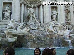 [P28] Roma - Fontana di Trevi.  » foto by iulianic
 - 
<span class="allrVoted glyphicon glyphicon-heart hidden" id="av394869"></span>
<a class="m-l-10 hidden" id="sv394869" onclick="voting_Foto_DelVot(,394869,10103)" role="button">șterge vot <span class="glyphicon glyphicon-remove"></span></a>
<a id="v9394869" class=" c-red"  onclick="voting_Foto_SetVot(394869)" role="button"><span class="glyphicon glyphicon-heart-empty"></span> <b>LIKE</b> = Votează poza</a> <img class="hidden"  id="f394869W9" src="/imagini/loader.gif" border="0" /><span class="AjErrMes hidden" id="e394869ErM"></span>