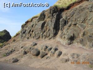 [P11] Giant's Causeway - Dreapta căii de acces spre Drumul uriașului.  » foto by iulianic
 - 
<span class="allrVoted glyphicon glyphicon-heart hidden" id="av784681"></span>
<a class="m-l-10 hidden" id="sv784681" onclick="voting_Foto_DelVot(,784681,10233)" role="button">șterge vot <span class="glyphicon glyphicon-remove"></span></a>
<a id="v9784681" class=" c-red"  onclick="voting_Foto_SetVot(784681)" role="button"><span class="glyphicon glyphicon-heart-empty"></span> <b>LIKE</b> = Votează poza</a> <img class="hidden"  id="f784681W9" src="/imagini/loader.gif" border="0" /><span class="AjErrMes hidden" id="e784681ErM"></span>