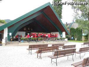 [P02] Sankt Gilgen - Concert coral în aer liber, lângă Wolfgangsee.  » foto by iulianic
 - 
<span class="allrVoted glyphicon glyphicon-heart hidden" id="av507408"></span>
<a class="m-l-10 hidden" id="sv507408" onclick="voting_Foto_DelVot(,507408,10266)" role="button">șterge vot <span class="glyphicon glyphicon-remove"></span></a>
<a id="v9507408" class=" c-red"  onclick="voting_Foto_SetVot(507408)" role="button"><span class="glyphicon glyphicon-heart-empty"></span> <b>LIKE</b> = Votează poza</a> <img class="hidden"  id="f507408W9" src="/imagini/loader.gif" border="0" /><span class="AjErrMes hidden" id="e507408ErM"></span>