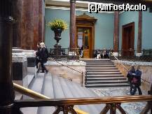 [P02] Londra - National gallery, holul de la intrare. » foto by Dragoș_MD
 - 
<span class="allrVoted glyphicon glyphicon-heart hidden" id="av225202"></span>
<a class="m-l-10 hidden" id="sv225202" onclick="voting_Foto_DelVot(,225202,10282)" role="button">șterge vot <span class="glyphicon glyphicon-remove"></span></a>
<a id="v9225202" class=" c-red"  onclick="voting_Foto_SetVot(225202)" role="button"><span class="glyphicon glyphicon-heart-empty"></span> <b>LIKE</b> = Votează poza</a> <img class="hidden"  id="f225202W9" src="/imagini/loader.gif" border="0" /><span class="AjErrMes hidden" id="e225202ErM"></span>
