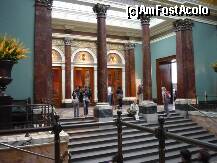 [P03] Londra - National gallery, holul de la intrare. » foto by Dragoș_MD
 - 
<span class="allrVoted glyphicon glyphicon-heart hidden" id="av225204"></span>
<a class="m-l-10 hidden" id="sv225204" onclick="voting_Foto_DelVot(,225204,10282)" role="button">șterge vot <span class="glyphicon glyphicon-remove"></span></a>
<a id="v9225204" class=" c-red"  onclick="voting_Foto_SetVot(225204)" role="button"><span class="glyphicon glyphicon-heart-empty"></span> <b>LIKE</b> = Votează poza</a> <img class="hidden"  id="f225204W9" src="/imagini/loader.gif" border="0" /><span class="AjErrMes hidden" id="e225204ErM"></span>