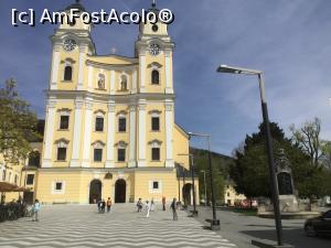 [P18] Mondsee-se vede dupa dimensiunile ei comparativ cu turistii cat de inalta este » foto by mishu
 - 
<span class="allrVoted glyphicon glyphicon-heart hidden" id="av1161837"></span>
<a class="m-l-10 hidden" id="sv1161837" onclick="voting_Foto_DelVot(,1161837,10292)" role="button">șterge vot <span class="glyphicon glyphicon-remove"></span></a>
<a id="v91161837" class=" c-red"  onclick="voting_Foto_SetVot(1161837)" role="button"><span class="glyphicon glyphicon-heart-empty"></span> <b>LIKE</b> = Votează poza</a> <img class="hidden"  id="f1161837W9" src="/imagini/loader.gif" border="0" /><span class="AjErrMes hidden" id="e1161837ErM"></span>