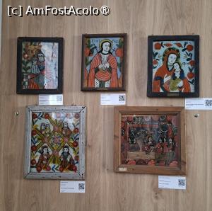 [P34] Muzeul de icoane pe sticlă Preot Zosim Oancea » foto by Carmen Ion
 - 
<span class="allrVoted glyphicon glyphicon-heart hidden" id="av1510397"></span>
<a class="m-l-10 hidden" id="sv1510397" onclick="voting_Foto_DelVot(,1510397,10358)" role="button">șterge vot <span class="glyphicon glyphicon-remove"></span></a>
<a id="v91510397" class=" c-red"  onclick="voting_Foto_SetVot(1510397)" role="button"><span class="glyphicon glyphicon-heart-empty"></span> <b>LIKE</b> = Votează poza</a> <img class="hidden"  id="f1510397W9" src="/imagini/loader.gif" border="0" /><span class="AjErrMes hidden" id="e1510397ErM"></span>