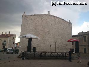 [P05] Frontonul din Plaza Mayor, pe scena din fata caruia aveau loc spectacole.  » foto by alinaro
 - 
<span class="allrVoted glyphicon glyphicon-heart hidden" id="av364046"></span>
<a class="m-l-10 hidden" id="sv364046" onclick="voting_Foto_DelVot(,364046,10397)" role="button">șterge vot <span class="glyphicon glyphicon-remove"></span></a>
<a id="v9364046" class=" c-red"  onclick="voting_Foto_SetVot(364046)" role="button"><span class="glyphicon glyphicon-heart-empty"></span> <b>LIKE</b> = Votează poza</a> <img class="hidden"  id="f364046W9" src="/imagini/loader.gif" border="0" /><span class="AjErrMes hidden" id="e364046ErM"></span>