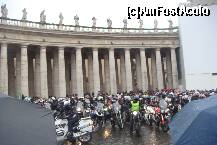 [P40] grupul de motociclisti veniti sa-l vada pe Papa » foto by guesswhoo*
 - 
<span class="allrVoted glyphicon glyphicon-heart hidden" id="av248089"></span>
<a class="m-l-10 hidden" id="sv248089" onclick="voting_Foto_DelVot(,248089,10398)" role="button">șterge vot <span class="glyphicon glyphicon-remove"></span></a>
<a id="v9248089" class=" c-red"  onclick="voting_Foto_SetVot(248089)" role="button"><span class="glyphicon glyphicon-heart-empty"></span> <b>LIKE</b> = Votează poza</a> <img class="hidden"  id="f248089W9" src="/imagini/loader.gif" border="0" /><span class="AjErrMes hidden" id="e248089ErM"></span>