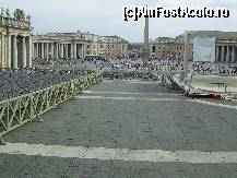 [P02] Vatican - Piazza San Pietro cu obeliscul egiptean văzute de lângă basilică.  » foto by iulianic
 - 
<span class="allrVoted glyphicon glyphicon-heart hidden" id="av405558"></span>
<a class="m-l-10 hidden" id="sv405558" onclick="voting_Foto_DelVot(,405558,10398)" role="button">șterge vot <span class="glyphicon glyphicon-remove"></span></a>
<a id="v9405558" class=" c-red"  onclick="voting_Foto_SetVot(405558)" role="button"><span class="glyphicon glyphicon-heart-empty"></span> <b>LIKE</b> = Votează poza</a> <img class="hidden"  id="f405558W9" src="/imagini/loader.gif" border="0" /><span class="AjErrMes hidden" id="e405558ErM"></span>