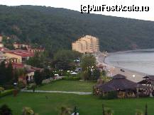 [P17] Royal Club Victoria - Elenite - in stânga vilele, in dreapta beach barul cu plata și in spate Royal Bay » foto by nicole33
 - 
<span class="allrVoted glyphicon glyphicon-heart hidden" id="av306904"></span>
<a class="m-l-10 hidden" id="sv306904" onclick="voting_Foto_DelVot(,306904,10424)" role="button">șterge vot <span class="glyphicon glyphicon-remove"></span></a>
<a id="v9306904" class=" c-red"  onclick="voting_Foto_SetVot(306904)" role="button"><span class="glyphicon glyphicon-heart-empty"></span> <b>LIKE</b> = Votează poza</a> <img class="hidden"  id="f306904W9" src="/imagini/loader.gif" border="0" /><span class="AjErrMes hidden" id="e306904ErM"></span>