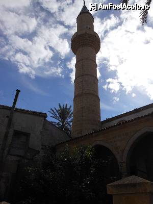 [P48] Nicosia de nord - Moscheea Turunçlu Fethiye Camii, minaretul.  » foto by iulianic
 - 
<span class="allrVoted glyphicon glyphicon-heart hidden" id="av389667"></span>
<a class="m-l-10 hidden" id="sv389667" onclick="voting_Foto_DelVot(,389667,10592)" role="button">șterge vot <span class="glyphicon glyphicon-remove"></span></a>
<a id="v9389667" class=" c-red"  onclick="voting_Foto_SetVot(389667)" role="button"><span class="glyphicon glyphicon-heart-empty"></span> <b>LIKE</b> = Votează poza</a> <img class="hidden"  id="f389667W9" src="/imagini/loader.gif" border="0" /><span class="AjErrMes hidden" id="e389667ErM"></span>