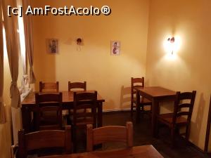 [P04] Apor Pizza&Caffe din Băile Tușnad - în prima seară am mâncat la masa de patru persoane din spate.  » foto by Floryn81
 - 
<span class="allrVoted glyphicon glyphicon-heart hidden" id="av1124164"></span>
<a class="m-l-10 hidden" id="sv1124164" onclick="voting_Foto_DelVot(,1124164,10601)" role="button">șterge vot <span class="glyphicon glyphicon-remove"></span></a>
<a id="v91124164" class=" c-red"  onclick="voting_Foto_SetVot(1124164)" role="button"><span class="glyphicon glyphicon-heart-empty"></span> <b>LIKE</b> = Votează poza</a> <img class="hidden"  id="f1124164W9" src="/imagini/loader.gif" border="0" /><span class="AjErrMes hidden" id="e1124164ErM"></span>