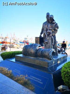 [P22] Küçükkuyu; monument dedicat tragediei reprezentate de schimbul de populație între Turcia și Grecia » foto by crismis
 - 
<span class="allrVoted glyphicon glyphicon-heart hidden" id="av1100386"></span>
<a class="m-l-10 hidden" id="sv1100386" onclick="voting_Foto_DelVot(,1100386,10840)" role="button">șterge vot <span class="glyphicon glyphicon-remove"></span></a>
<a id="v91100386" class=" c-red"  onclick="voting_Foto_SetVot(1100386)" role="button"><span class="glyphicon glyphicon-heart-empty"></span> <b>LIKE</b> = Votează poza</a> <img class="hidden"  id="f1100386W9" src="/imagini/loader.gif" border="0" /><span class="AjErrMes hidden" id="e1100386ErM"></span>