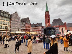 [P28] La pas prin Frankfurt; piața mare înainte de concert » foto by crismis
 - 
<span class="allrVoted glyphicon glyphicon-heart hidden" id="av1530114"></span>
<a class="m-l-10 hidden" id="sv1530114" onclick="voting_Foto_DelVot(,1530114,10913)" role="button">șterge vot <span class="glyphicon glyphicon-remove"></span></a>
<a id="v91530114" class=" c-red"  onclick="voting_Foto_SetVot(1530114)" role="button"><span class="glyphicon glyphicon-heart-empty"></span> <b>LIKE</b> = Votează poza</a> <img class="hidden"  id="f1530114W9" src="/imagini/loader.gif" border="0" /><span class="AjErrMes hidden" id="e1530114ErM"></span>
