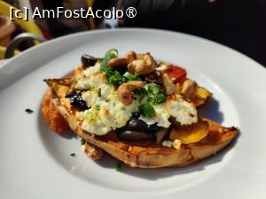 [P06] Metropol am Dom Cafe & Restaurant; cartof dulce cu brânză de capră » foto by crismis
 - 
<span class="allrVoted glyphicon glyphicon-heart hidden" id="av1530092"></span>
<a class="m-l-10 hidden" id="sv1530092" onclick="voting_Foto_DelVot(,1530092,10913)" role="button">șterge vot <span class="glyphicon glyphicon-remove"></span></a>
<a id="v91530092" class=" c-red"  onclick="voting_Foto_SetVot(1530092)" role="button"><span class="glyphicon glyphicon-heart-empty"></span> <b>LIKE</b> = Votează poza</a> <img class="hidden"  id="f1530092W9" src="/imagini/loader.gif" border="0" /><span class="AjErrMes hidden" id="e1530092ErM"></span>