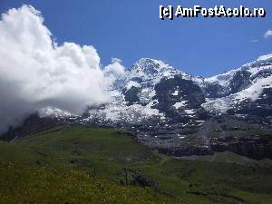 [P12] Jungfraujoch - Norii albi invaluie crestele inzapezite.  » foto by iulianic
 - 
<span class="allrVoted glyphicon glyphicon-heart hidden" id="av370044"></span>
<a class="m-l-10 hidden" id="sv370044" onclick="voting_Foto_DelVot(,370044,10927)" role="button">șterge vot <span class="glyphicon glyphicon-remove"></span></a>
<a id="v9370044" class=" c-red"  onclick="voting_Foto_SetVot(370044)" role="button"><span class="glyphicon glyphicon-heart-empty"></span> <b>LIKE</b> = Votează poza</a> <img class="hidden"  id="f370044W9" src="/imagini/loader.gif" border="0" /><span class="AjErrMes hidden" id="e370044ErM"></span>