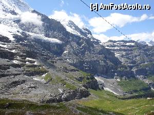 [P22] Jungfraujoch - Peisaje salbatice vazute din trenul in urcare. » foto by iulianic
 - 
<span class="allrVoted glyphicon glyphicon-heart hidden" id="av370054"></span>
<a class="m-l-10 hidden" id="sv370054" onclick="voting_Foto_DelVot(,370054,10927)" role="button">șterge vot <span class="glyphicon glyphicon-remove"></span></a>
<a id="v9370054" class=" c-red"  onclick="voting_Foto_SetVot(370054)" role="button"><span class="glyphicon glyphicon-heart-empty"></span> <b>LIKE</b> = Votează poza</a> <img class="hidden"  id="f370054W9" src="/imagini/loader.gif" border="0" /><span class="AjErrMes hidden" id="e370054ErM"></span>