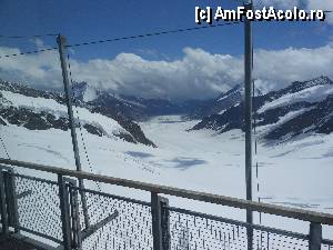 [P35] Jungfraujoch - Pe terasele de la Sfinx.  » foto by iulianic
 - 
<span class="allrVoted glyphicon glyphicon-heart hidden" id="av370067"></span>
<a class="m-l-10 hidden" id="sv370067" onclick="voting_Foto_DelVot(,370067,10927)" role="button">șterge vot <span class="glyphicon glyphicon-remove"></span></a>
<a id="v9370067" class=" c-red"  onclick="voting_Foto_SetVot(370067)" role="button"><span class="glyphicon glyphicon-heart-empty"></span> <b>LIKE</b> = Votează poza</a> <img class="hidden"  id="f370067W9" src="/imagini/loader.gif" border="0" /><span class="AjErrMes hidden" id="e370067ErM"></span>