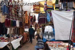 [P19] Piata din Pisac - raionul... textile » foto by Pușcașu Marin
 - 
<span class="allrVoted glyphicon glyphicon-heart hidden" id="av922036"></span>
<a class="m-l-10 hidden" id="sv922036" onclick="voting_Foto_DelVot(,922036,11018)" role="button">șterge vot <span class="glyphicon glyphicon-remove"></span></a>
<a id="v9922036" class=" c-red"  onclick="voting_Foto_SetVot(922036)" role="button"><span class="glyphicon glyphicon-heart-empty"></span> <b>LIKE</b> = Votează poza</a> <img class="hidden"  id="f922036W9" src="/imagini/loader.gif" border="0" /><span class="AjErrMes hidden" id="e922036ErM"></span>