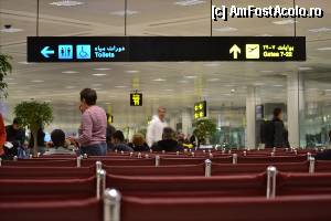 [P08] In aeroportul din Doha visiniul e la putere.  » foto by TraianS
 - 
<span class="allrVoted glyphicon glyphicon-heart hidden" id="av404160"></span>
<a class="m-l-10 hidden" id="sv404160" onclick="voting_Foto_DelVot(,404160,11020)" role="button">șterge vot <span class="glyphicon glyphicon-remove"></span></a>
<a id="v9404160" class=" c-red"  onclick="voting_Foto_SetVot(404160)" role="button"><span class="glyphicon glyphicon-heart-empty"></span> <b>LIKE</b> = Votează poza</a> <img class="hidden"  id="f404160W9" src="/imagini/loader.gif" border="0" /><span class="AjErrMes hidden" id="e404160ErM"></span>