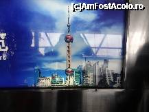 [P28] Imagine cu Oriental Pearl Tower ,dintr-un poster interior » foto by Marian Preda
 - 
<span class="allrVoted glyphicon glyphicon-heart hidden" id="av323001"></span>
<a class="m-l-10 hidden" id="sv323001" onclick="voting_Foto_DelVot(,323001,11037)" role="button">șterge vot <span class="glyphicon glyphicon-remove"></span></a>
<a id="v9323001" class=" c-red"  onclick="voting_Foto_SetVot(323001)" role="button"><span class="glyphicon glyphicon-heart-empty"></span> <b>LIKE</b> = Votează poza</a> <img class="hidden"  id="f323001W9" src="/imagini/loader.gif" border="0" /><span class="AjErrMes hidden" id="e323001ErM"></span>