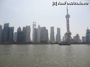 [P118] Cartierul futurist Pudong vazut de pe malul vestic.  » foto by Marian Preda
 - 
<span class="allrVoted glyphicon glyphicon-heart hidden" id="av362474"></span>
<a class="m-l-10 hidden" id="sv362474" onclick="voting_Foto_DelVot(,362474,11037)" role="button">șterge vot <span class="glyphicon glyphicon-remove"></span></a>
<a id="v9362474" class=" c-red"  onclick="voting_Foto_SetVot(362474)" role="button"><span class="glyphicon glyphicon-heart-empty"></span> <b>LIKE</b> = Votează poza</a> <img class="hidden"  id="f362474W9" src="/imagini/loader.gif" border="0" /><span class="AjErrMes hidden" id="e362474ErM"></span>