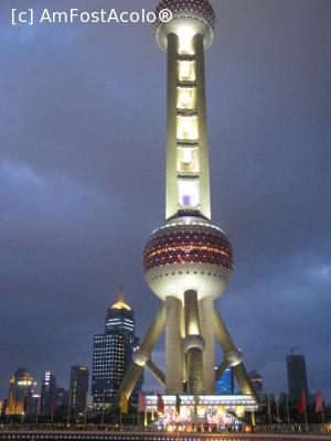 [P26] Shanghai - Oriental Pearl Tower » foto by mishu
 - 
<span class="allrVoted glyphicon glyphicon-heart hidden" id="av706618"></span>
<a class="m-l-10 hidden" id="sv706618" onclick="voting_Foto_DelVot(,706618,11037)" role="button">șterge vot <span class="glyphicon glyphicon-remove"></span></a>
<a id="v9706618" class=" c-red"  onclick="voting_Foto_SetVot(706618)" role="button"><span class="glyphicon glyphicon-heart-empty"></span> <b>LIKE</b> = Votează poza</a> <img class="hidden"  id="f706618W9" src="/imagini/loader.gif" border="0" /><span class="AjErrMes hidden" id="e706618ErM"></span>