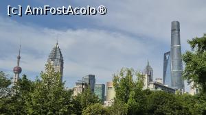 [P25] Ca ,,bijuteria” suprema a coroanei, Shanghai Tower joaca un rol important in definirea statutului orasului Shanghai ca putere financiara globala. Acesti zgarie-nori evidentiaza progresele remarcabile realizate in tehnologia constructiilor, inovatia in design si planificarea urbana moderna a Chinei. » foto by geani anto
 - 
<span class="allrVoted glyphicon glyphicon-heart hidden" id="av1506791"></span>
<a class="m-l-10 hidden" id="sv1506791" onclick="voting_Foto_DelVot(,1506791,11037)" role="button">șterge vot <span class="glyphicon glyphicon-remove"></span></a>
<a id="v91506791" class=" c-red"  onclick="voting_Foto_SetVot(1506791)" role="button"><span class="glyphicon glyphicon-heart-empty"></span> <b>LIKE</b> = Votează poza</a> <img class="hidden"  id="f1506791W9" src="/imagini/loader.gif" border="0" /><span class="AjErrMes hidden" id="e1506791ErM"></span>