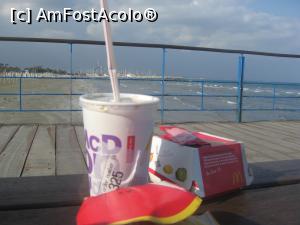 [P26] Ziua se termina c-un 'Big Mac', pe pontonul din Larnaca Beach » foto by dorgo
 - 
<span class="allrVoted glyphicon glyphicon-heart hidden" id="av849471"></span>
<a class="m-l-10 hidden" id="sv849471" onclick="voting_Foto_DelVot(,849471,11061)" role="button">șterge vot <span class="glyphicon glyphicon-remove"></span></a>
<a id="v9849471" class=" c-red"  onclick="voting_Foto_SetVot(849471)" role="button"><span class="glyphicon glyphicon-heart-empty"></span> <b>LIKE</b> = Votează poza</a> <img class="hidden"  id="f849471W9" src="/imagini/loader.gif" border="0" /><span class="AjErrMes hidden" id="e849471ErM"></span>