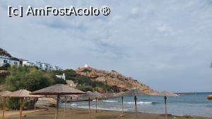 P20 [SEP-2023] Minunata plajă din Galissas, cu Dolphin Bay Resort și biserica Agia Pakou în fundal