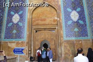 [P18] Isfahan, Moscheea Şahului, Intrarea în moschee » foto by mprofeanu
 - 
<span class="allrVoted glyphicon glyphicon-heart hidden" id="av934197"></span>
<a class="m-l-10 hidden" id="sv934197" onclick="voting_Foto_DelVot(,934197,11142)" role="button">șterge vot <span class="glyphicon glyphicon-remove"></span></a>
<a id="v9934197" class=" c-red"  onclick="voting_Foto_SetVot(934197)" role="button"><span class="glyphicon glyphicon-heart-empty"></span> <b>LIKE</b> = Votează poza</a> <img class="hidden"  id="f934197W9" src="/imagini/loader.gif" border="0" /><span class="AjErrMes hidden" id="e934197ErM"></span>