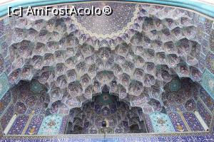 [P19] Isfahan, Moscheea Şahului, Iwanul de la intrare, muqarnas. Ce bibileală!... » foto by mprofeanu
 - 
<span class="allrVoted glyphicon glyphicon-heart hidden" id="av934198"></span>
<a class="m-l-10 hidden" id="sv934198" onclick="voting_Foto_DelVot(,934198,11142)" role="button">șterge vot <span class="glyphicon glyphicon-remove"></span></a>
<a id="v9934198" class=" c-red"  onclick="voting_Foto_SetVot(934198)" role="button"><span class="glyphicon glyphicon-heart-empty"></span> <b>LIKE</b> = Votează poza</a> <img class="hidden"  id="f934198W9" src="/imagini/loader.gif" border="0" /><span class="AjErrMes hidden" id="e934198ErM"></span>