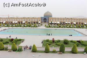 [P07] Isfahan, Piaţa Imamului, Vedere peste marea piscină spre Moscheea Şeicului Lotfollah » foto by mprofeanu
 - 
<span class="allrVoted glyphicon glyphicon-heart hidden" id="av934163"></span>
<a class="m-l-10 hidden" id="sv934163" onclick="voting_Foto_DelVot(,934163,11142)" role="button">șterge vot <span class="glyphicon glyphicon-remove"></span></a>
<a id="v9934163" class=" c-red"  onclick="voting_Foto_SetVot(934163)" role="button"><span class="glyphicon glyphicon-heart-empty"></span> <b>LIKE</b> = Votează poza</a> <img class="hidden"  id="f934163W9" src="/imagini/loader.gif" border="0" /><span class="AjErrMes hidden" id="e934163ErM"></span>