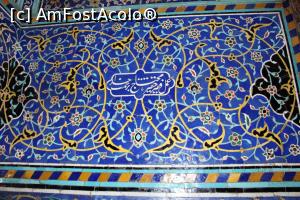 [P80] Isfahan, Moscheea Şeicului Lotfollah, Mihrab, în medalionul central numele arhitectului se găsește în lateral la mihrab » foto by mprofeanu
 - 
<span class="allrVoted glyphicon glyphicon-heart hidden" id="av934337"></span>
<a class="m-l-10 hidden" id="sv934337" onclick="voting_Foto_DelVot(,934337,11142)" role="button">șterge vot <span class="glyphicon glyphicon-remove"></span></a>
<a id="v9934337" class=" c-red"  onclick="voting_Foto_SetVot(934337)" role="button"><span class="glyphicon glyphicon-heart-empty"></span> <b>LIKE</b> = Votează poza</a> <img class="hidden"  id="f934337W9" src="/imagini/loader.gif" border="0" /><span class="AjErrMes hidden" id="e934337ErM"></span>