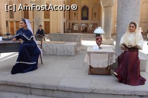 [P07] Isfahan, Jolfa, Catedrala Vank, tinere așezate sub clopotniță invită la pozare, în spate în stânga lângă iwan se intră la expoziția de costume » foto by mprofeanu
 - 
<span class="allrVoted glyphicon glyphicon-heart hidden" id="av936249"></span>
<a class="m-l-10 hidden" id="sv936249" onclick="voting_Foto_DelVot(,936249,11142)" role="button">șterge vot <span class="glyphicon glyphicon-remove"></span></a>
<a id="v9936249" class=" c-red"  onclick="voting_Foto_SetVot(936249)" role="button"><span class="glyphicon glyphicon-heart-empty"></span> <b>LIKE</b> = Votează poza</a> <img class="hidden"  id="f936249W9" src="/imagini/loader.gif" border="0" /><span class="AjErrMes hidden" id="e936249ErM"></span>