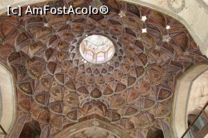 [P52] Isfahan, Palatul Hasht Behesht, Sala Banchetelor, Cupola pictată și decorată cu muqarnas » foto by mprofeanu
 - 
<span class="allrVoted glyphicon glyphicon-heart hidden" id="av965624"></span>
<a class="m-l-10 hidden" id="sv965624" onclick="voting_Foto_DelVot(,965624,11142)" role="button">șterge vot <span class="glyphicon glyphicon-remove"></span></a>
<a id="v9965624" class=" c-red"  onclick="voting_Foto_SetVot(965624)" role="button"><span class="glyphicon glyphicon-heart-empty"></span> <b>LIKE</b> = Votează poza</a> <img class="hidden"  id="f965624W9" src="/imagini/loader.gif" border="0" /><span class="AjErrMes hidden" id="e965624ErM"></span>