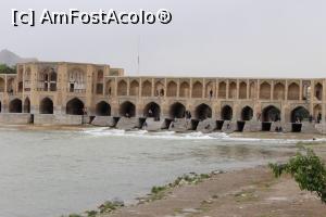 [P02] Isfahan, Podul Khaju, Pavilioanul octogonal de la miljocul podului oferă priveliști deosebite » foto by mprofeanu
 - 
<span class="allrVoted glyphicon glyphicon-heart hidden" id="av968261"></span>
<a class="m-l-10 hidden" id="sv968261" onclick="voting_Foto_DelVot(,968261,11142)" role="button">șterge vot <span class="glyphicon glyphicon-remove"></span></a>
<a id="v9968261" class=" c-red"  onclick="voting_Foto_SetVot(968261)" role="button"><span class="glyphicon glyphicon-heart-empty"></span> <b>LIKE</b> = Votează poza</a> <img class="hidden"  id="f968261W9" src="/imagini/loader.gif" border="0" /><span class="AjErrMes hidden" id="e968261ErM"></span>