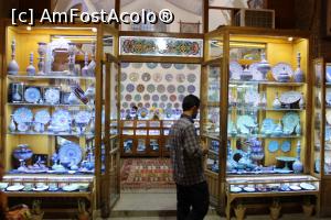 [P27] Isfahan, Marele Bazar, Magazine cu porțelanuri deosebite » foto by mprofeanu
 - 
<span class="allrVoted glyphicon glyphicon-heart hidden" id="av968296"></span>
<a class="m-l-10 hidden" id="sv968296" onclick="voting_Foto_DelVot(,968296,11142)" role="button">șterge vot <span class="glyphicon glyphicon-remove"></span></a>
<a id="v9968296" class=" c-red"  onclick="voting_Foto_SetVot(968296)" role="button"><span class="glyphicon glyphicon-heart-empty"></span> <b>LIKE</b> = Votează poza</a> <img class="hidden"  id="f968296W9" src="/imagini/loader.gif" border="0" /><span class="AjErrMes hidden" id="e968296ErM"></span>